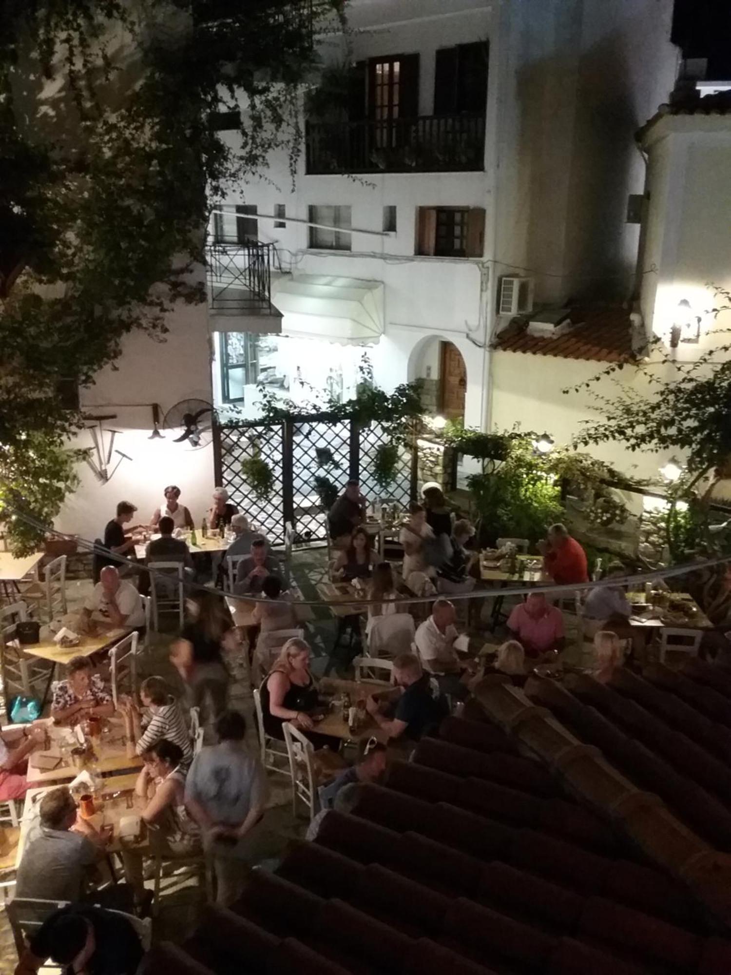 Mouria Hotel Skiathos Town Exterior photo