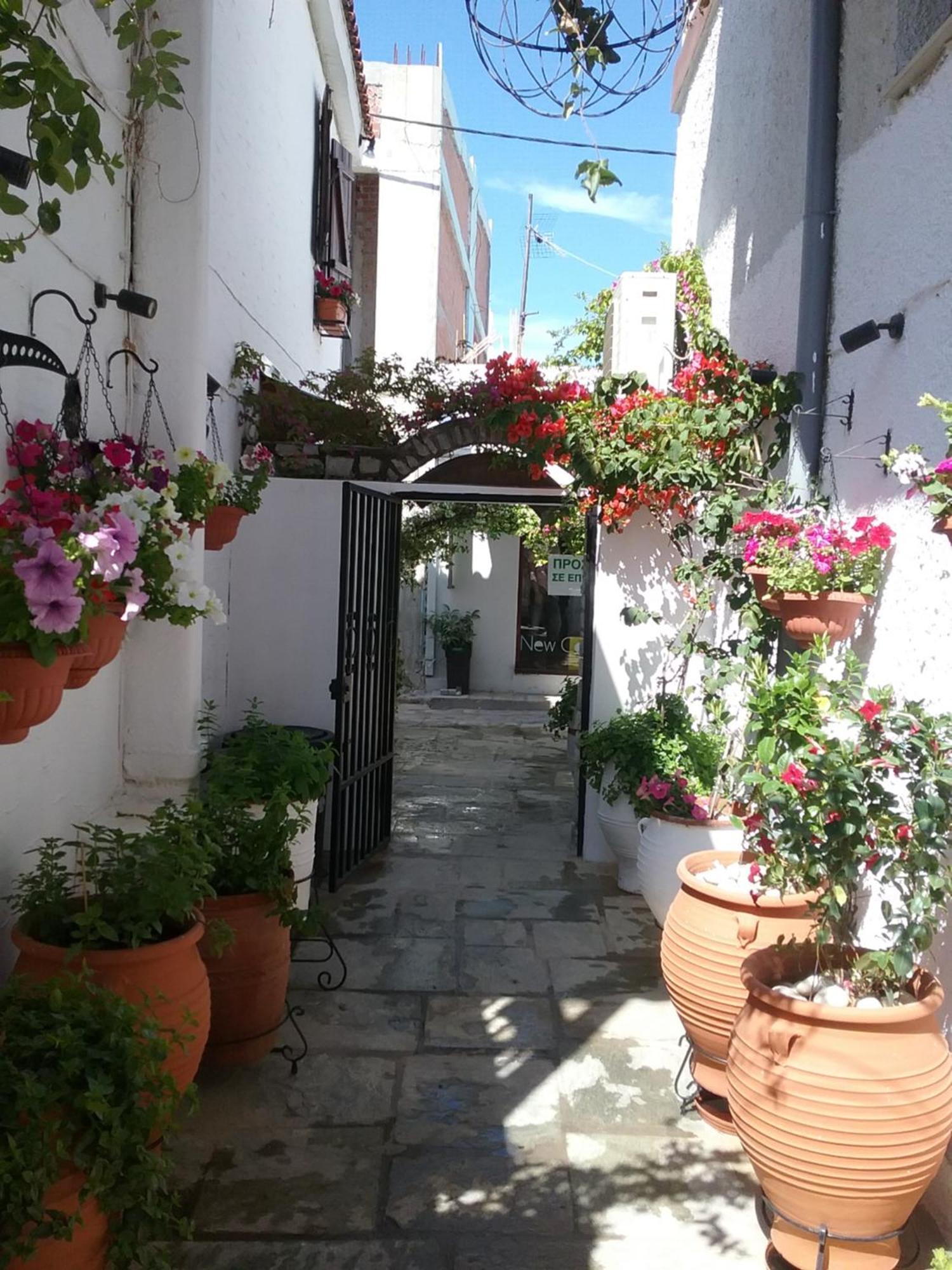 Mouria Hotel Skiathos Town Exterior photo
