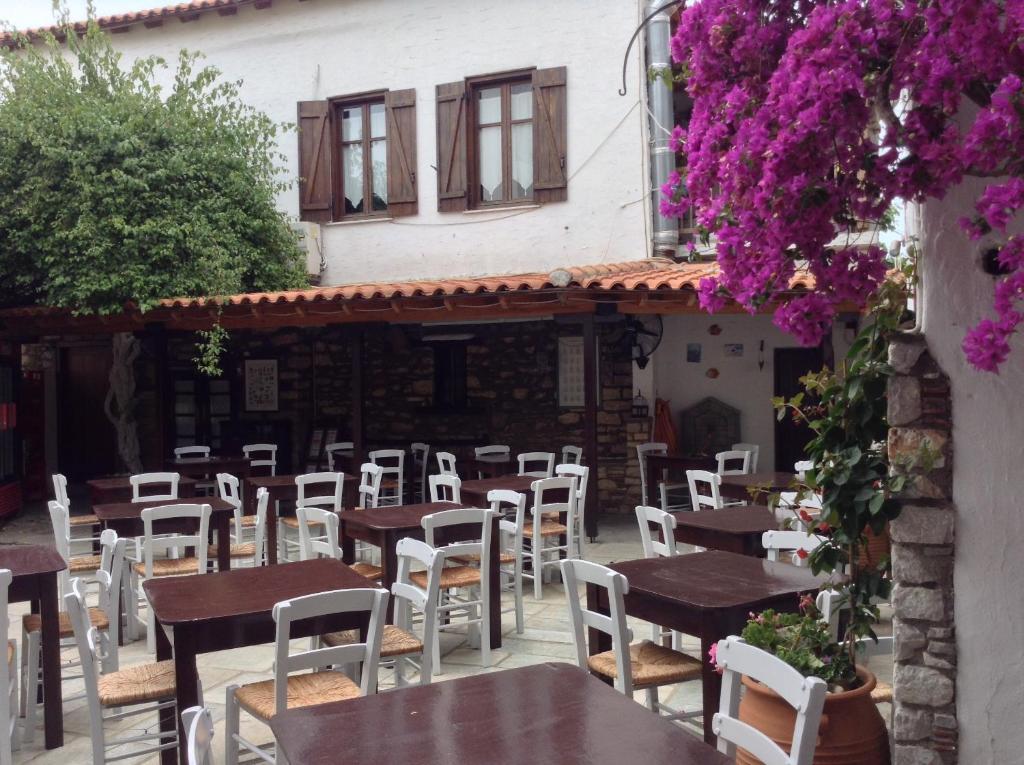 Mouria Hotel Skiathos Town Exterior photo